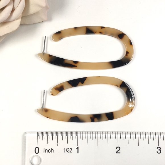 #2 Leopard Tortoise Shell Elongated Hoop Earrings - Picture 3 of 3